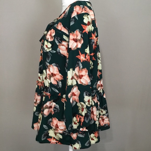 Chelsea Theodore Floral Flowy Green Blouse - Picture 3 of 7